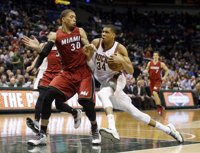 Νίκη στο φινάλε για τους Μπακς του εξαιρετικού και πάλι Αντετοκούνμπο